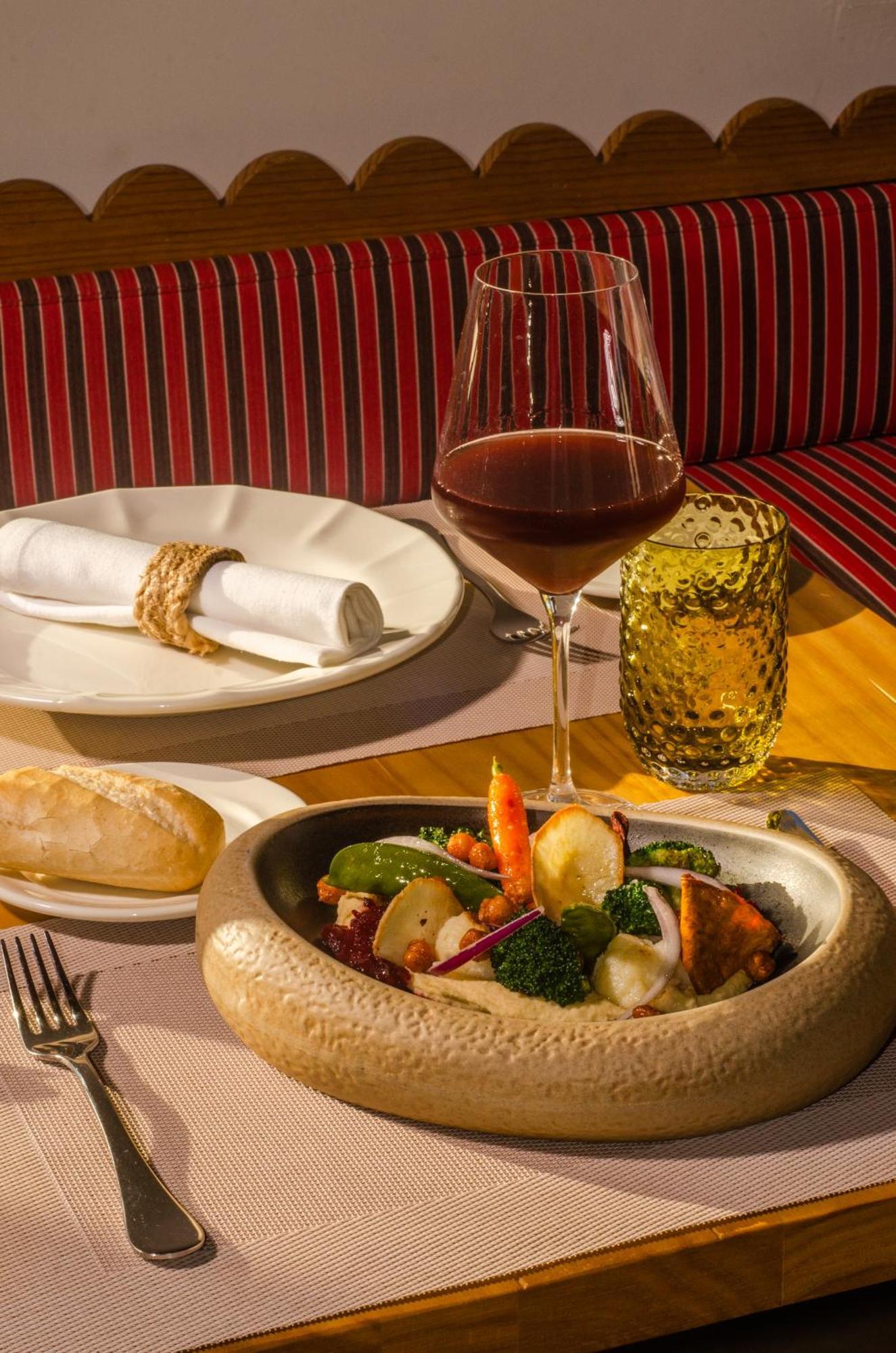 La Dehesa De Don Pedro Hotel Монестерио Екстериор снимка